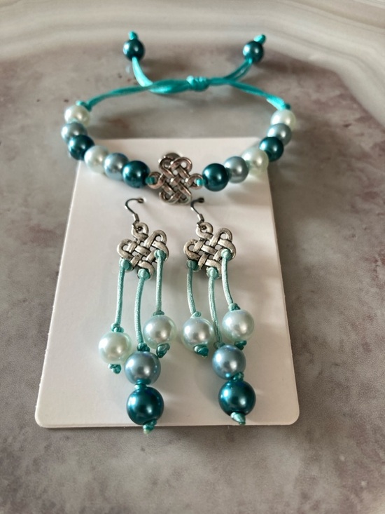 ✨✨BEV April Bundle✨✨ - Picture 3 of 14